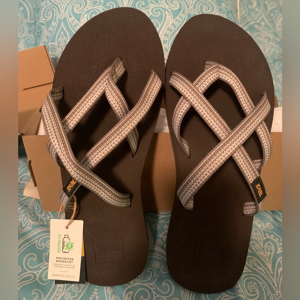Women’s Teva size 8 M